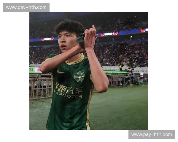 巅峰对决，谁主沉浮？广州恒大与沙尔克04的绿茵叙事